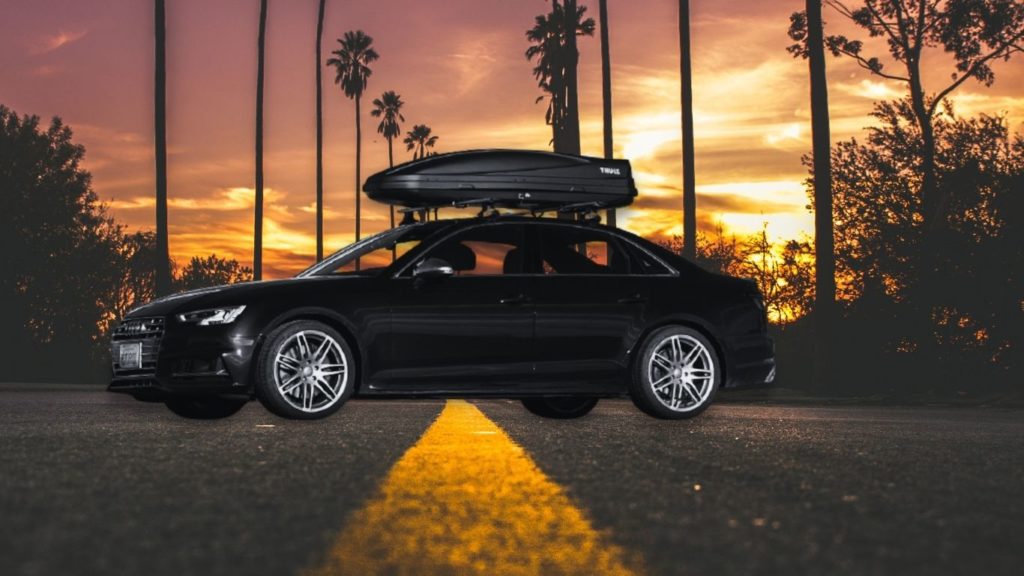 We take our Audi A4 and newly installed Thule Pulse roof box to the street when sunset comes for photographing.