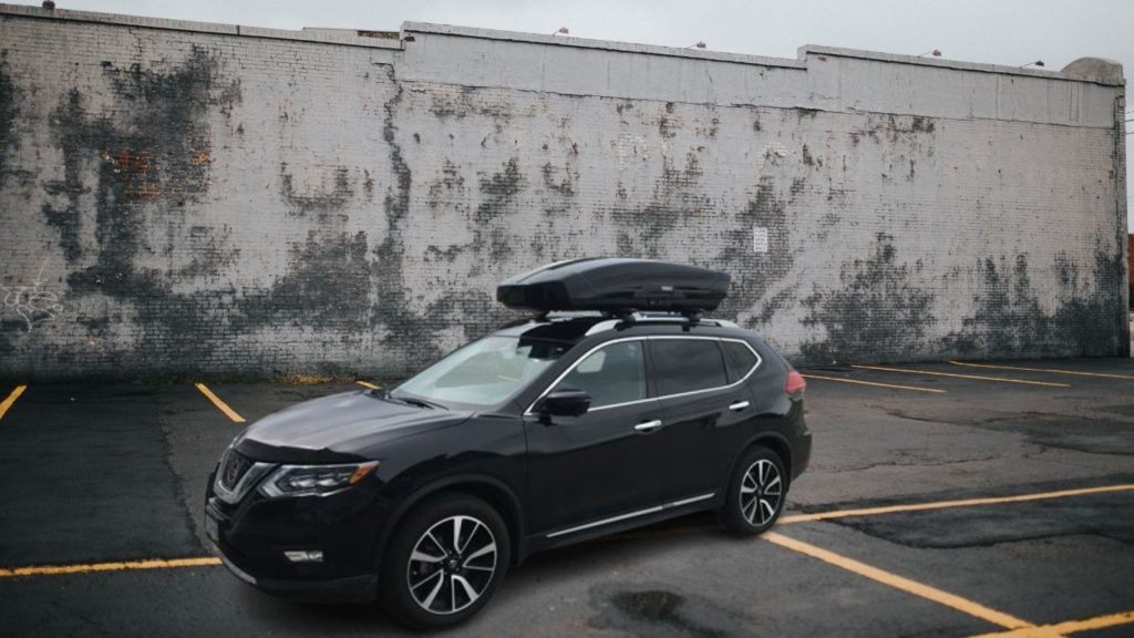 nissan rogue with the Thule motion xt cargo box