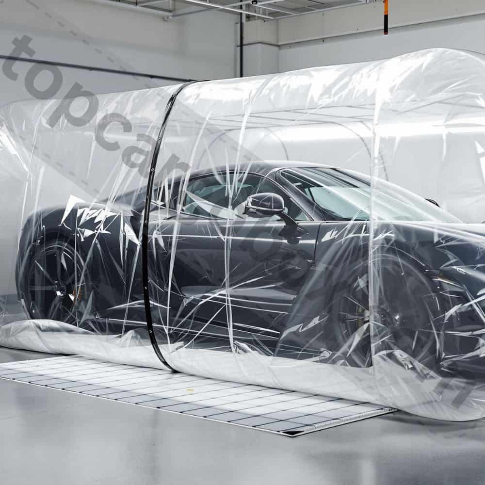 "Comparison of zipper types—rust-proof nylon (IN THE GARAGE) vs. heavy-duty coil (CarCapsule)."